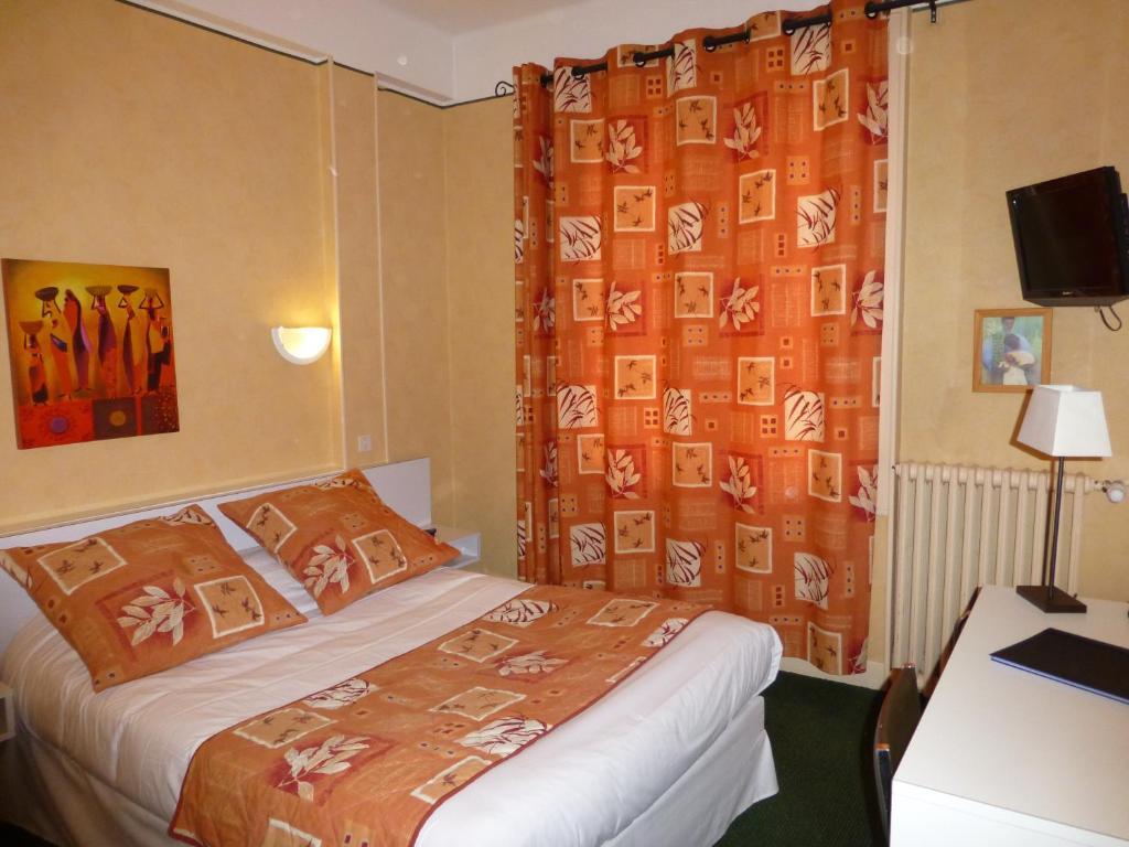 Trianon Hotel Vichy Room photo