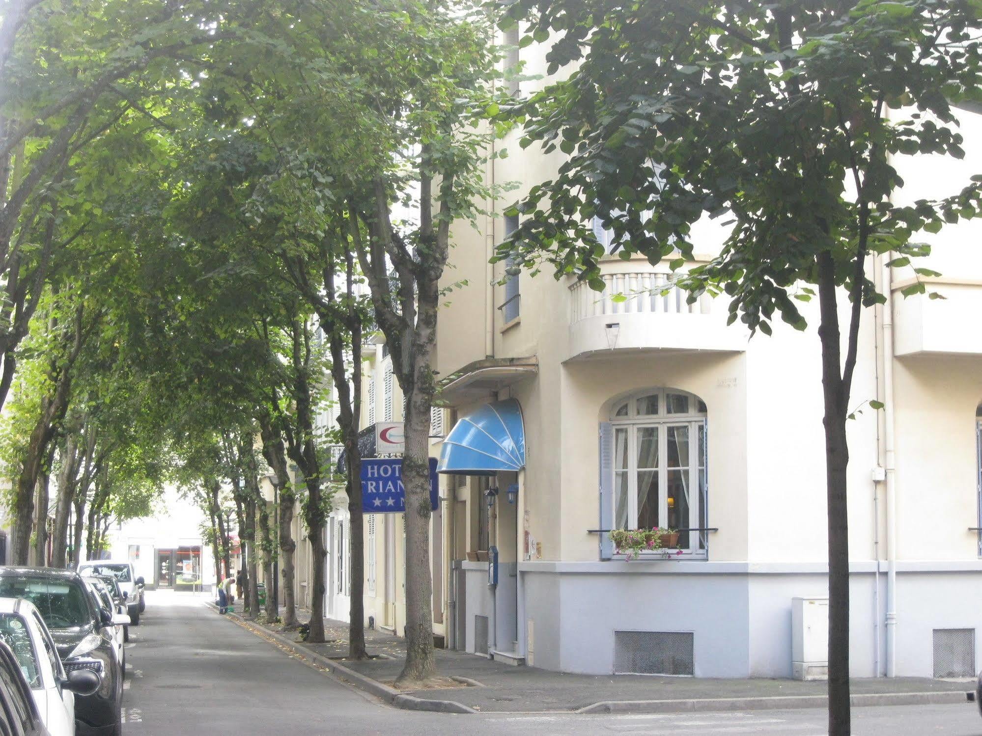 Trianon Hotel Vichy Exterior photo